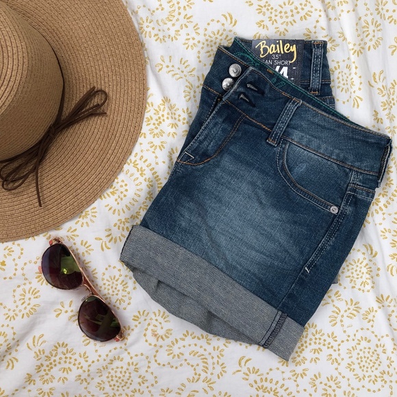 Denim shorts from Delias - New With Tags - Picture 1 of 7